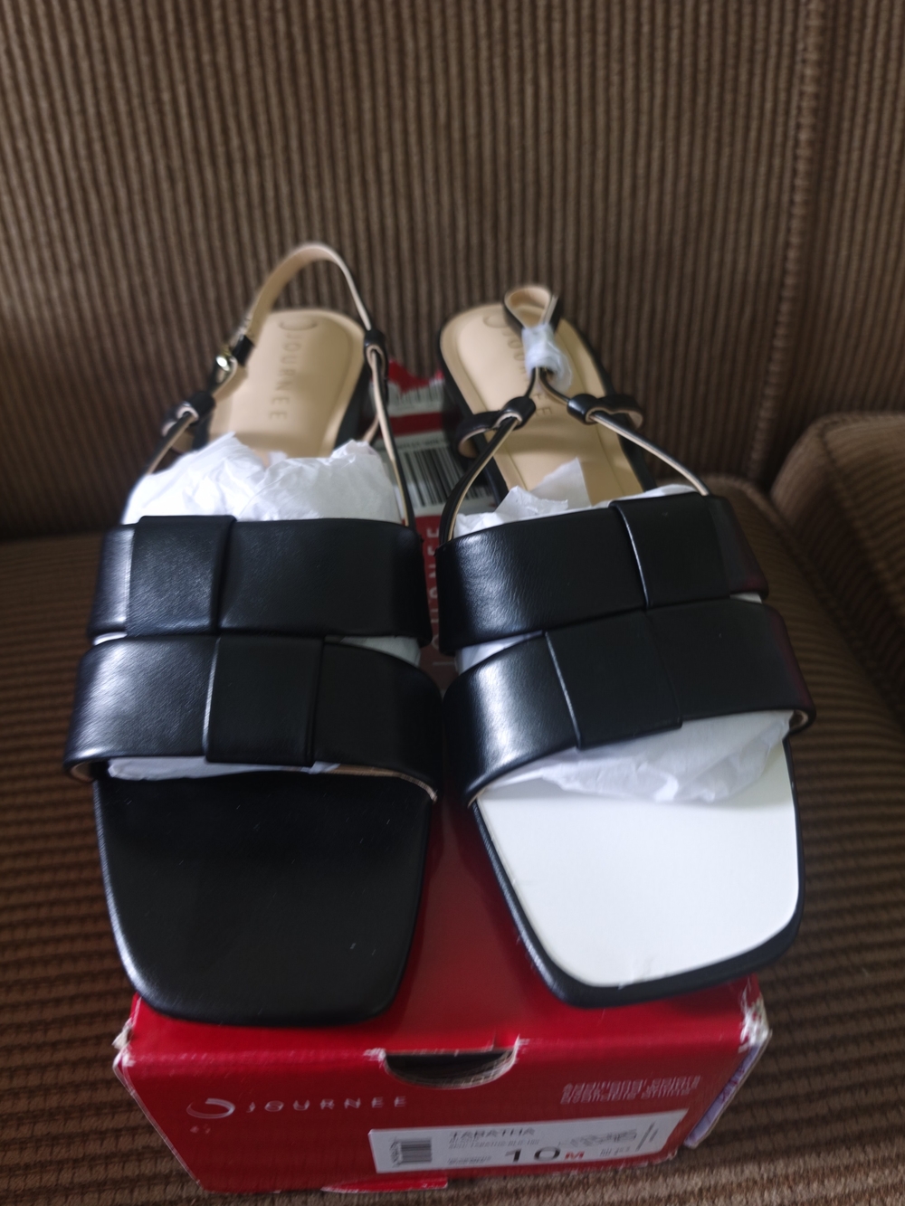 NIB Journee Collection Tabatha Black Low Block Heel Sandals - Size 10 - Picture 6 of 8